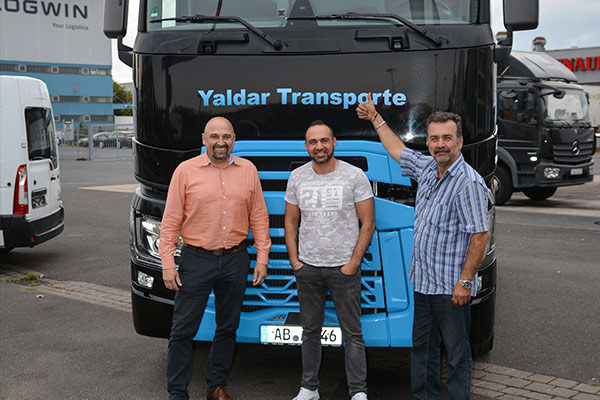Oliver Pinné übergab Miet-LKW an Yaldar Transporte