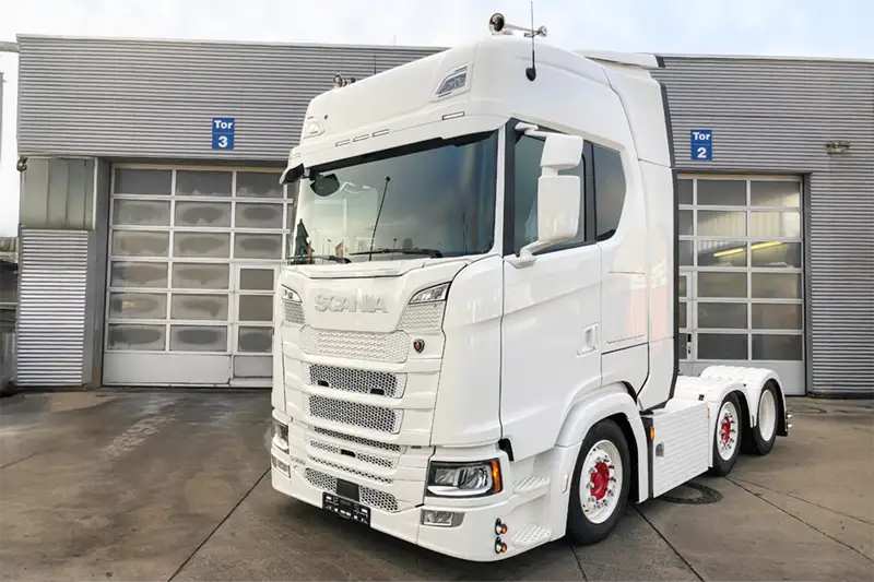 Scania-LKW: Individuelle Lackierung